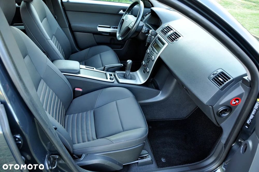 Volvo V50 1.8 Momentum - 11