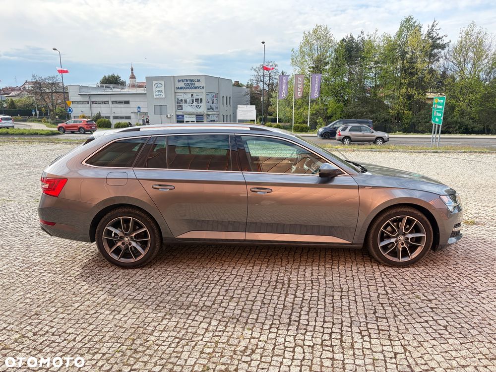 Skoda Superb ver-2-0-tdi-sportline-dsg7 - 6