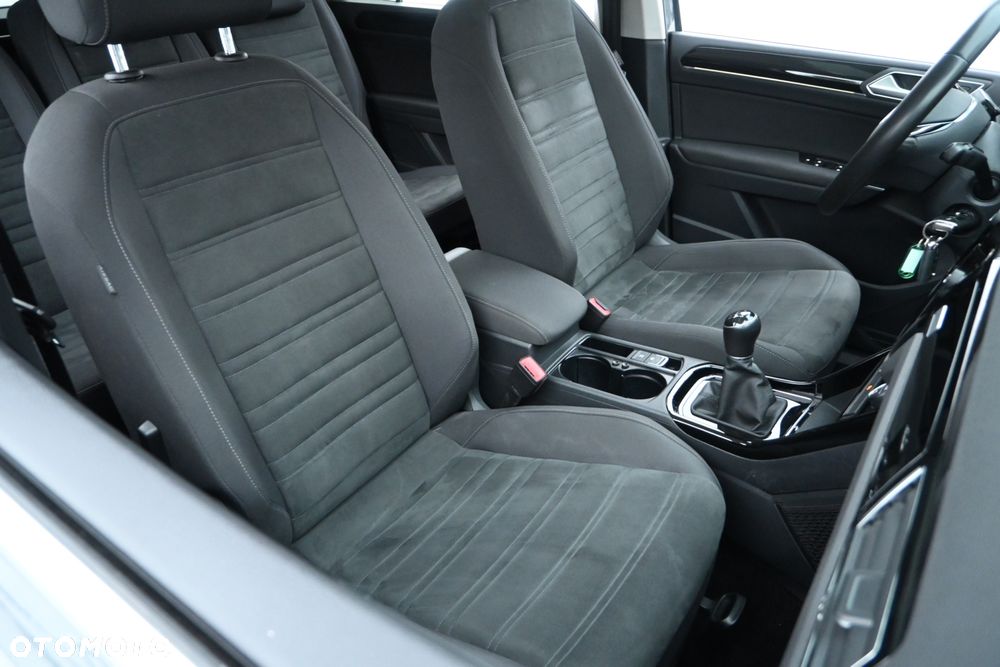 Volkswagen Touran 2.0 TDI SCR Highline - 29