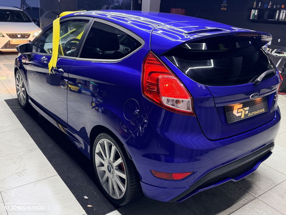 Ford Fiesta 1.6 EcoBoost c/ Pack Pele Desportiva ST - 4