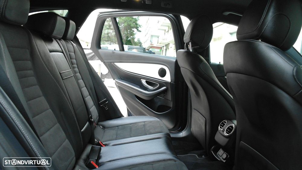 Mercedes-Benz E 300 de AMG Line - 19