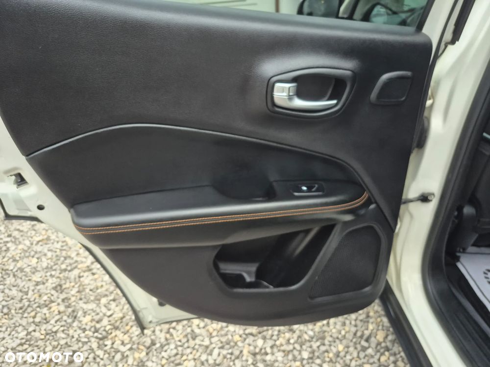 Jeep Compass 1.4 MultiAir Limited - 21