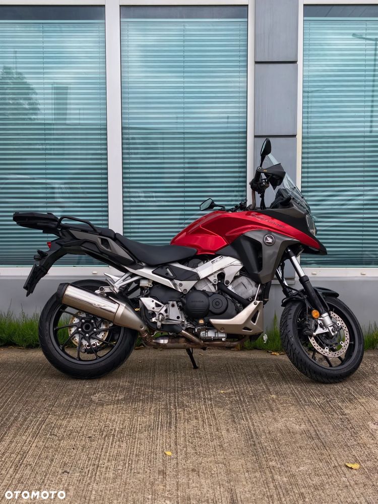 Honda VFR - 3