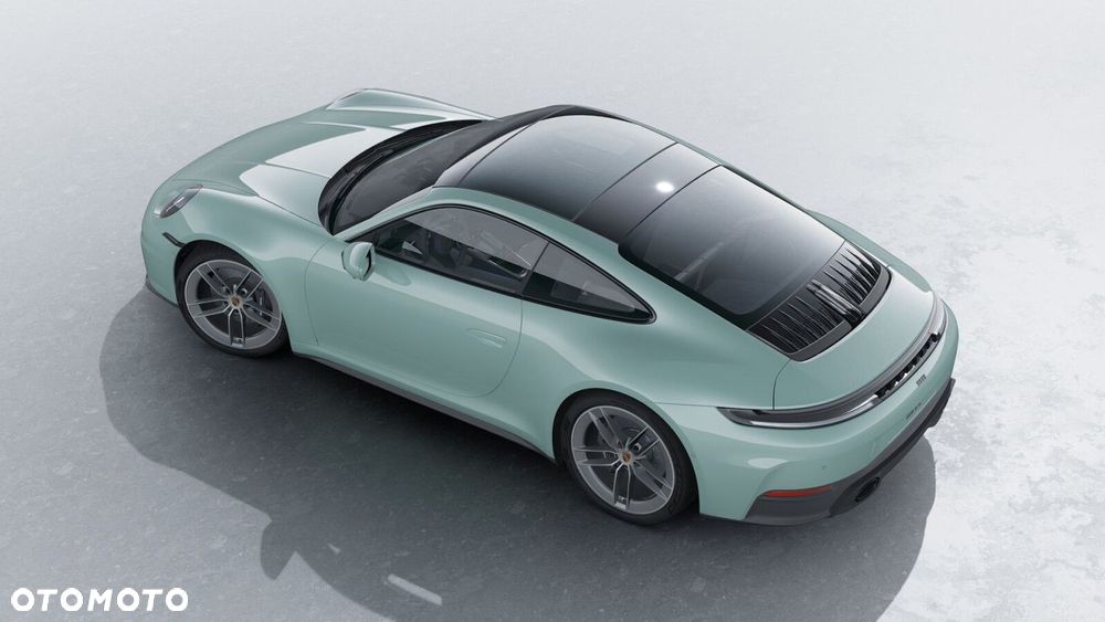 Porsche 911 Carrera - 4