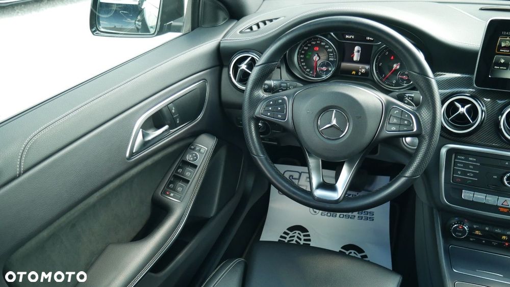 Mercedes-Benz CLA - 12