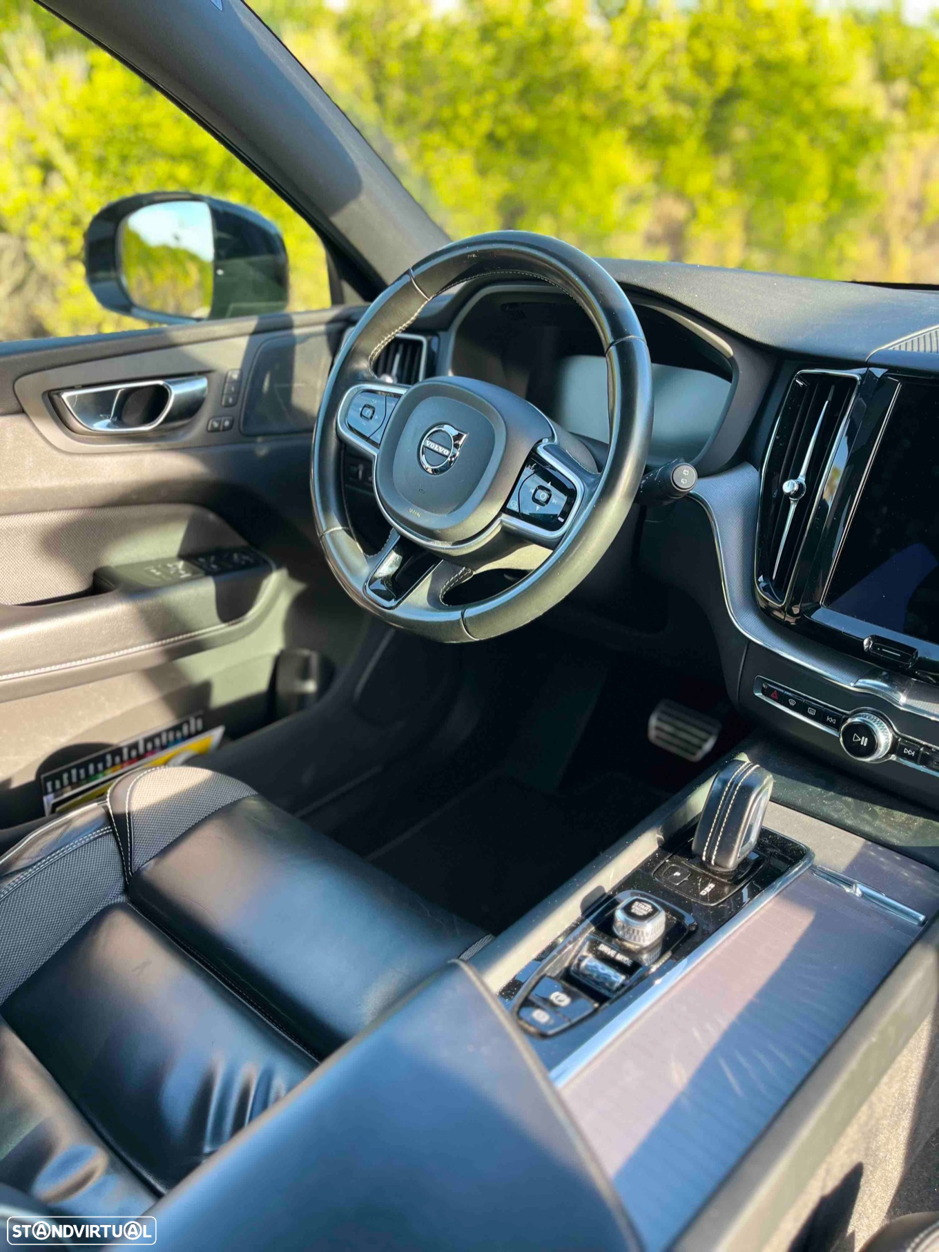 Volvo XC 60 2.0 T6 PHEV R-Design Expression AWD - 17