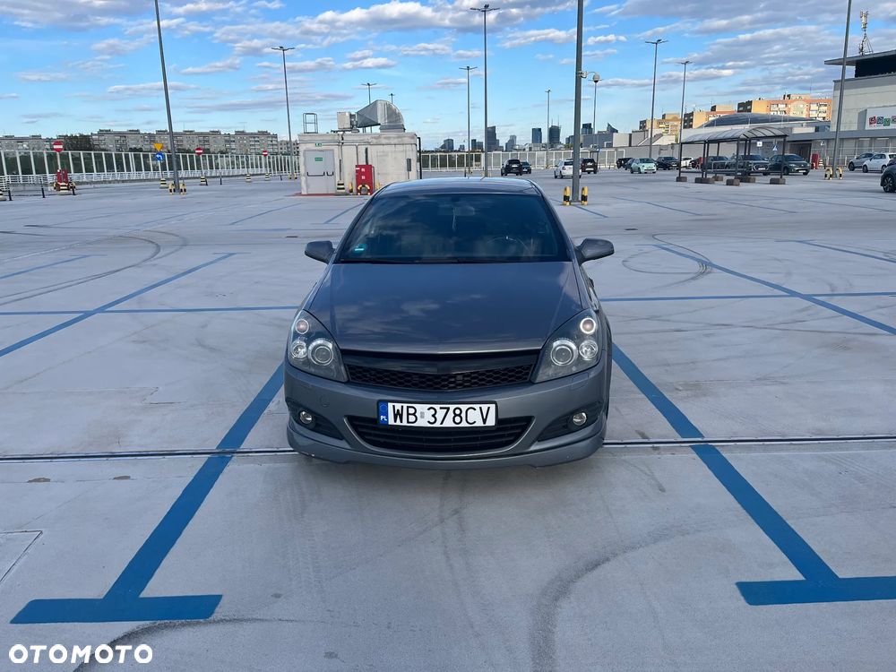 Opel Astra 2.0 T Cosmo - 2