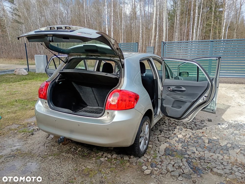 Toyota Auris 1.4 D-4D Luna - 11