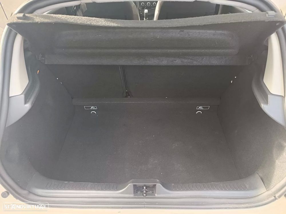 Renault Clio 0.9 TCe Limited Bi-Fuel - 14