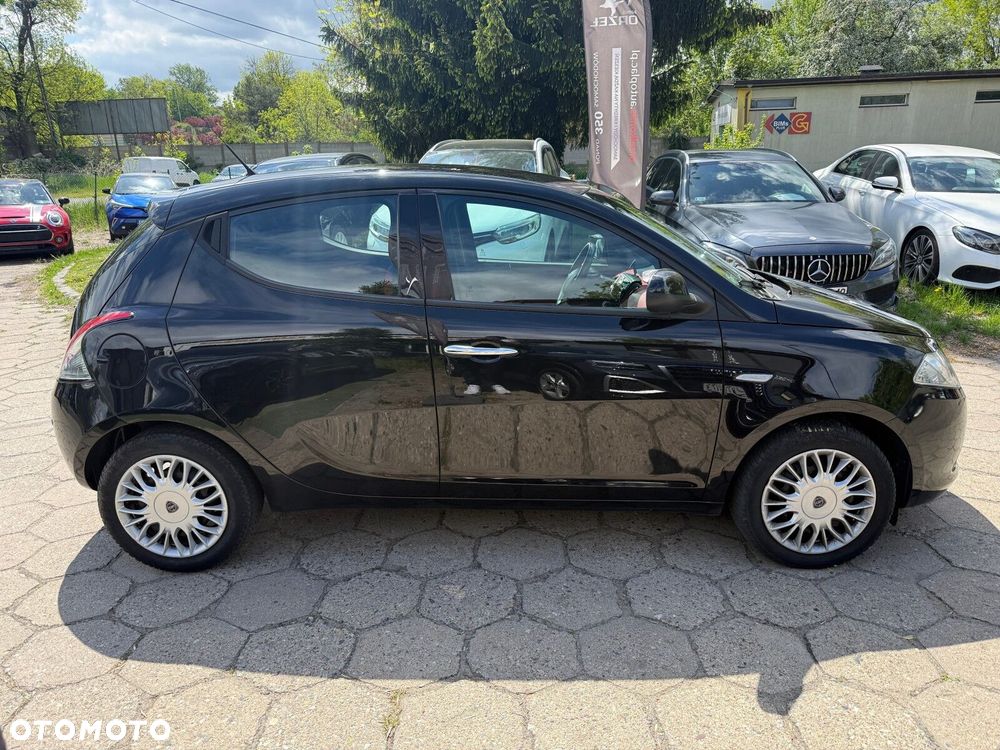 Lancia Ypsilon - 4