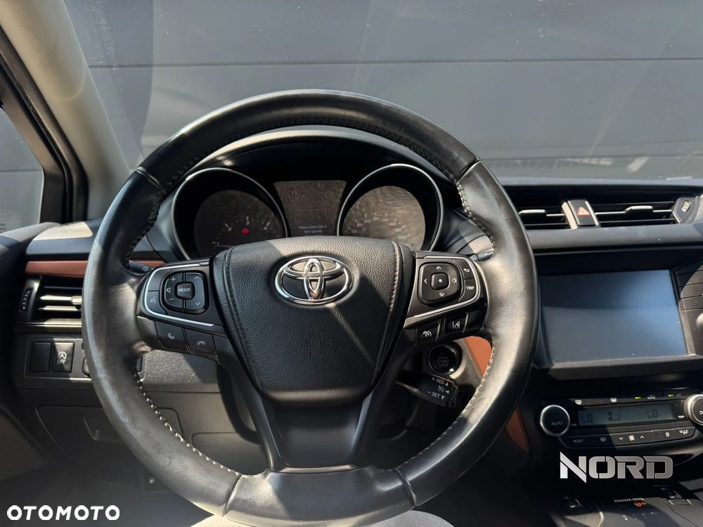 Toyota Avensis 1.6 D-4D Prestige - 19