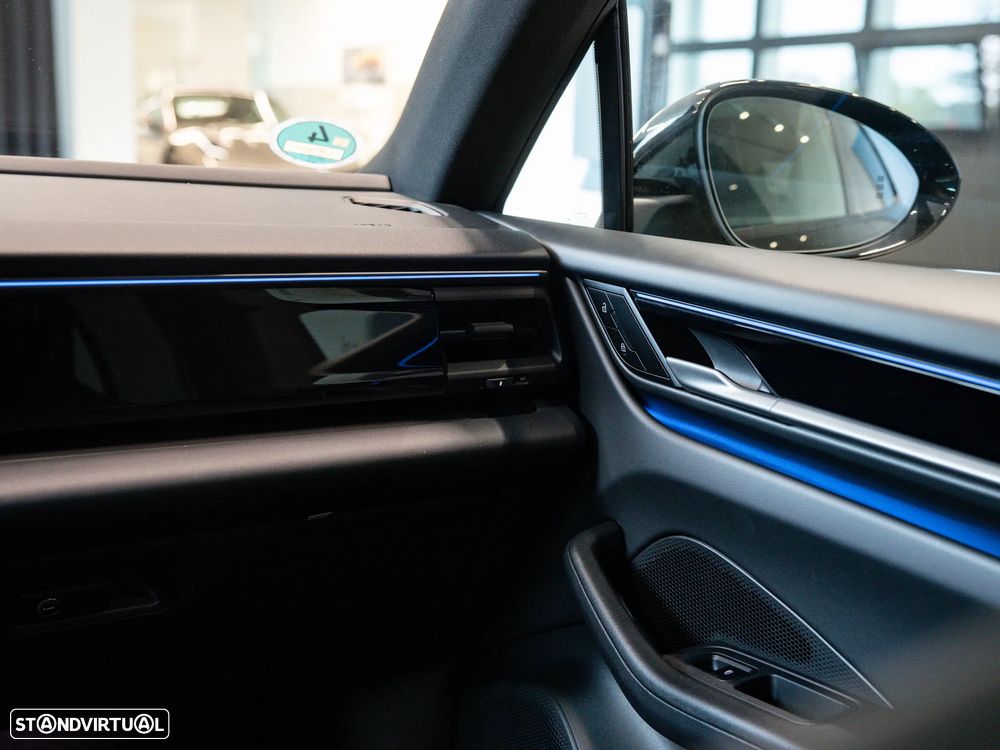 Porsche Macan Electric 4 - 27