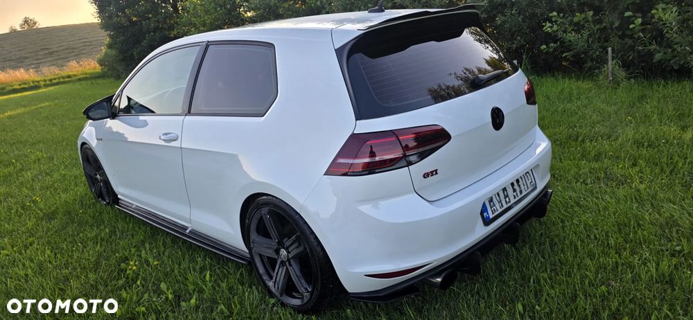 Volkswagen Golf - 5