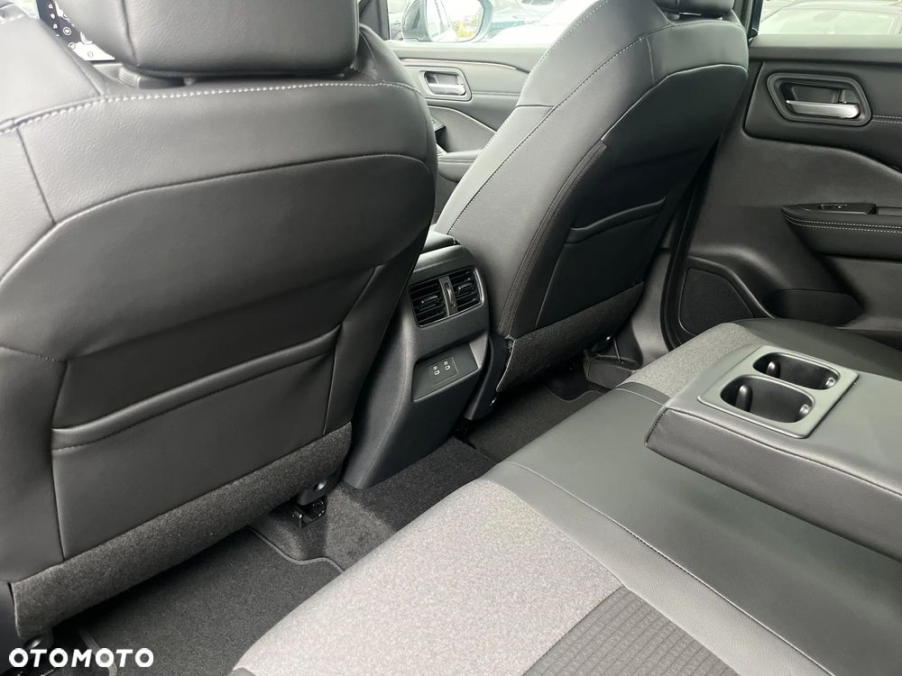 Nissan Qashqai 1.3 DIG-T mHEV N-Connecta Xtronic - 31