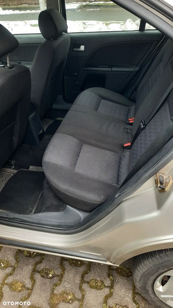 Ford Mondeo 1.8 Ambiente - 9