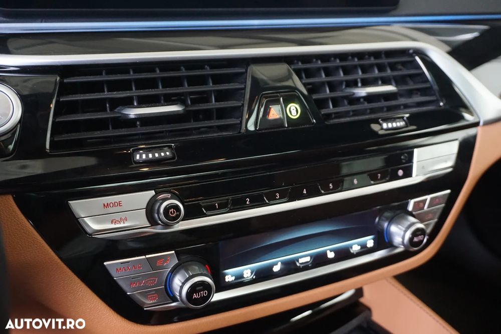 BMW Seria 5 530e Aut. Luxury Line - 21