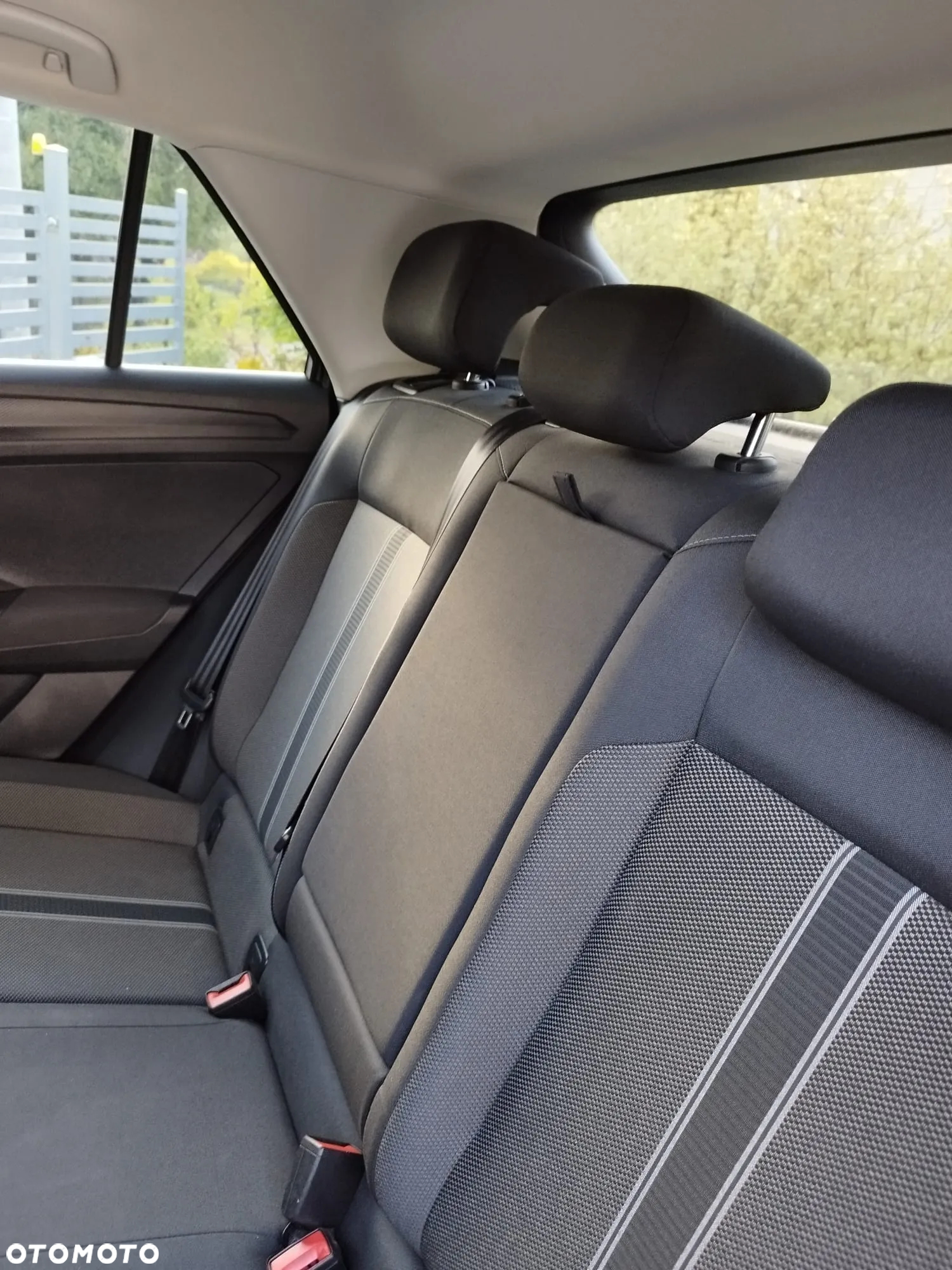 Volkswagen T-Roc - 17
