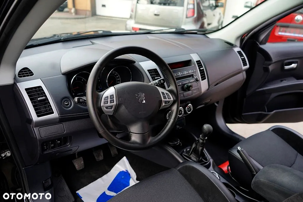 Peugeot 4007 - 16
