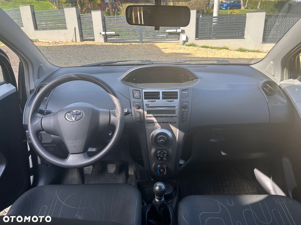 Toyota Yaris 1.33 Luna - 5