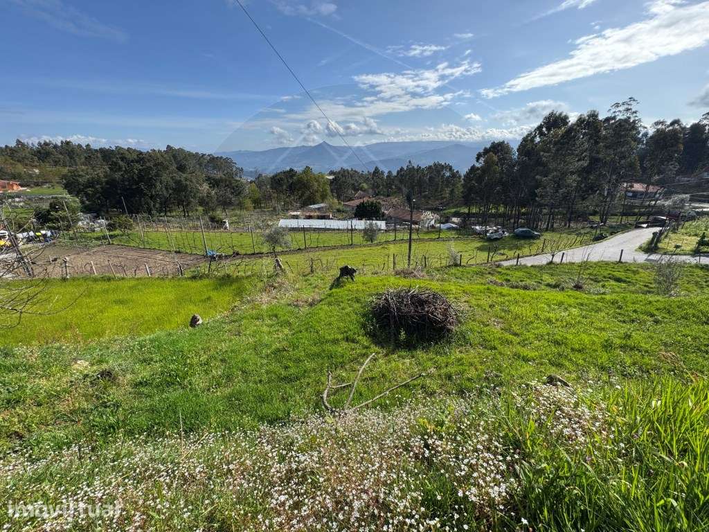 Terreno de 1.800 m² em Arnoia - Natureza, Tradição e Potencial Turí... - Grande imagem: 3/16