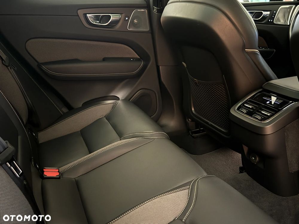 Volvo XC 60 B5 D AWD Geartronic RDesign - 25