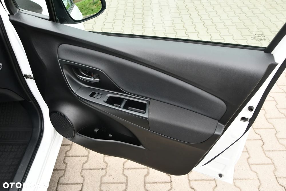 Toyota Yaris Hybrid 100 Premium EU6 - 25