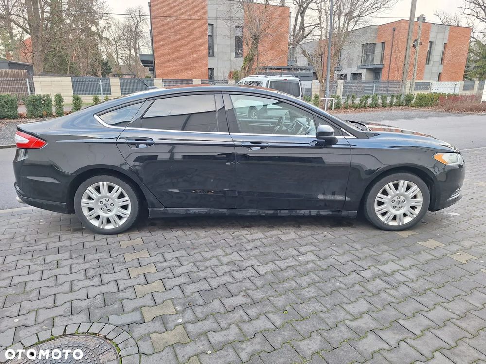 Ford Fusion - 4