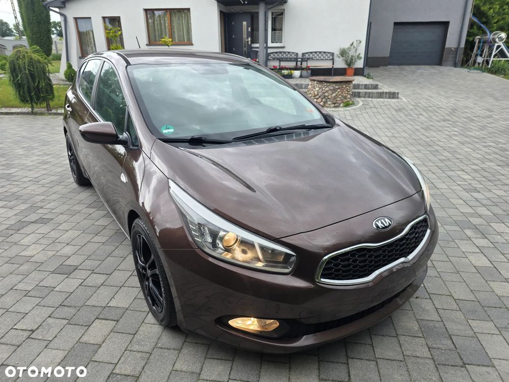 Kia Ceed 1.6 GDI Dream-Team Edition - 19