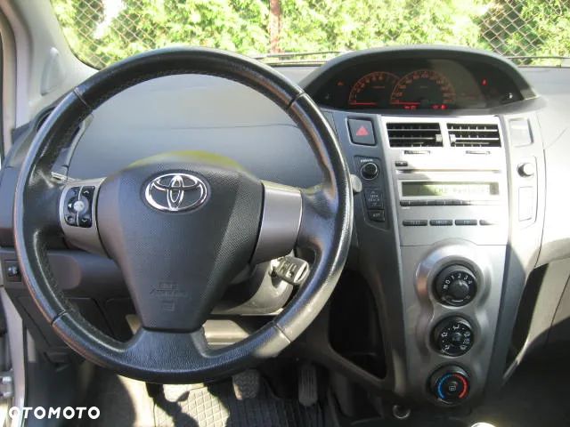 Toyota Yaris 1.33 Luna - 8