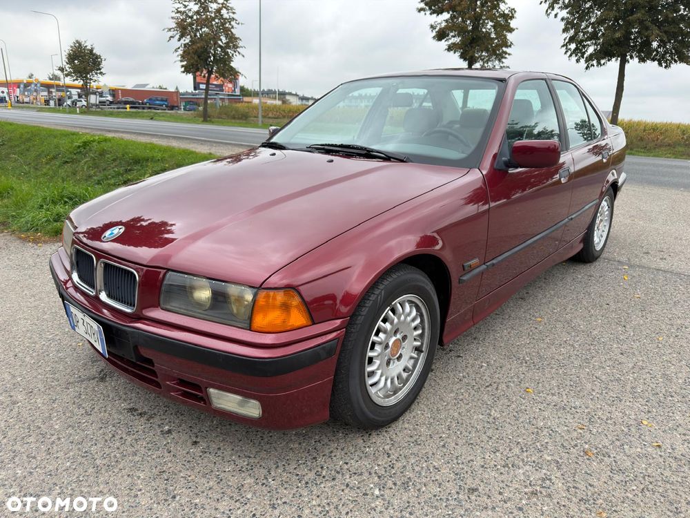 BMW Seria 3 318i - 1