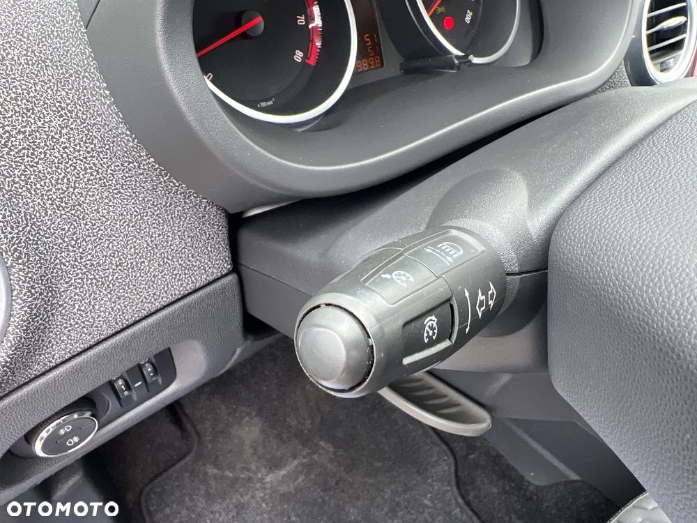 Opel Corsa 1.4 16V Innovation - 23