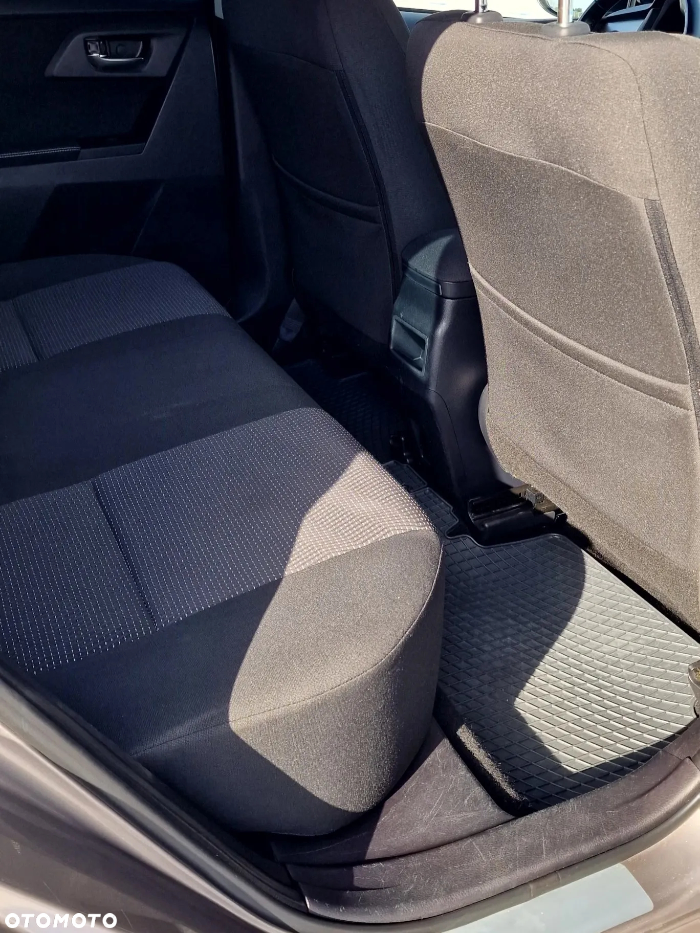 Toyota Auris 1.33 VVT-i Premium Comfort - 22