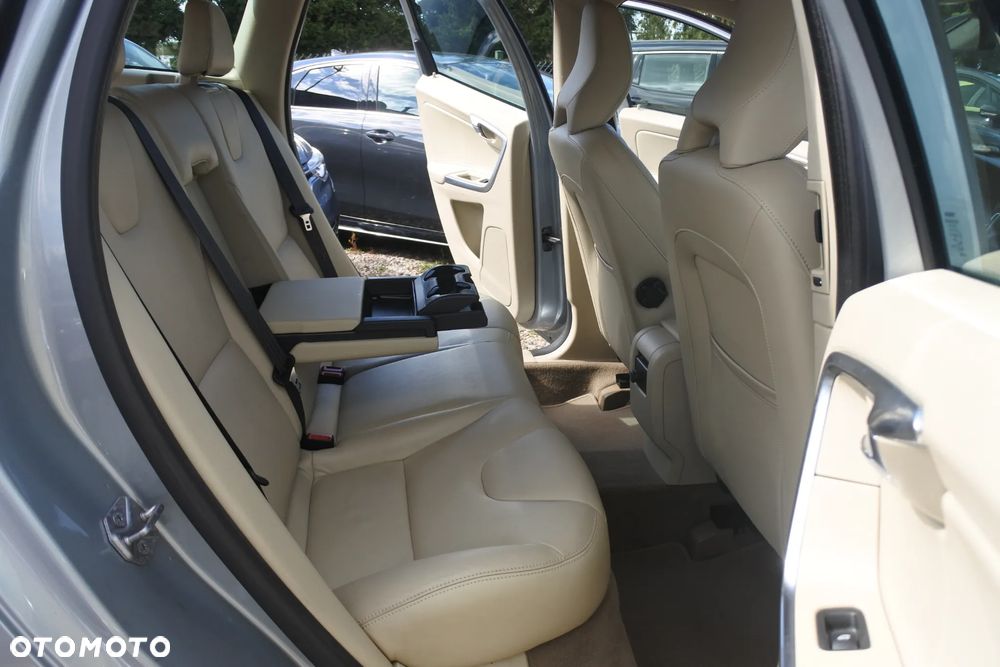 Volvo XC 60 D4 Geartronic Summum - 7