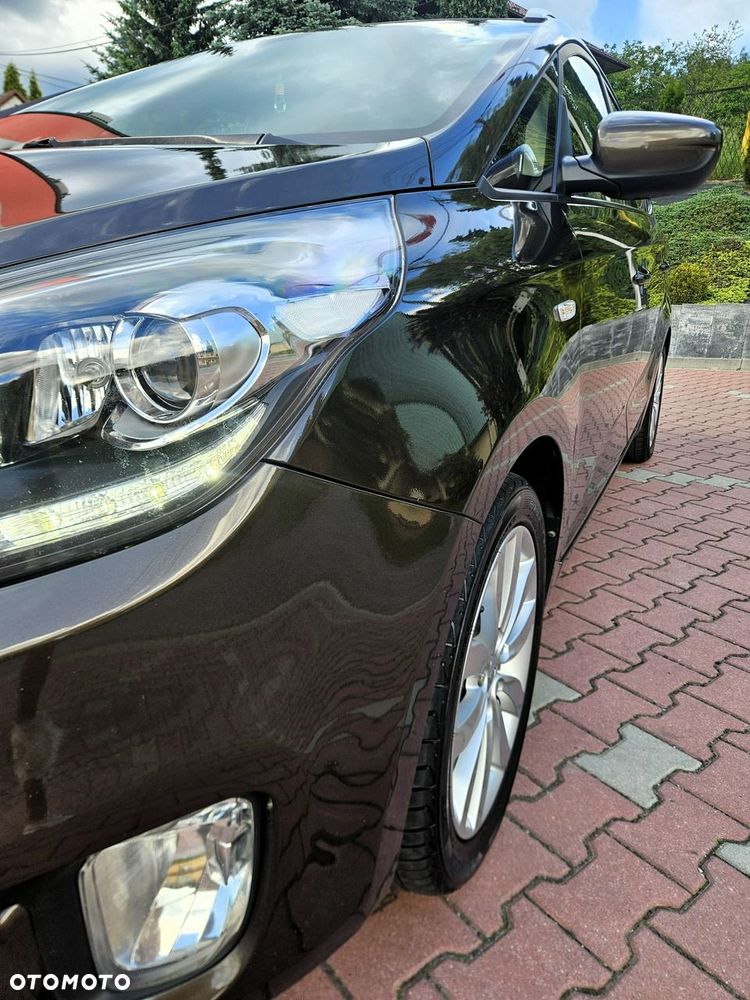 Kia Carens 1.6 GDI Dream-Team Edition - 16