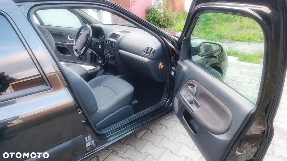 Renault Clio - 10