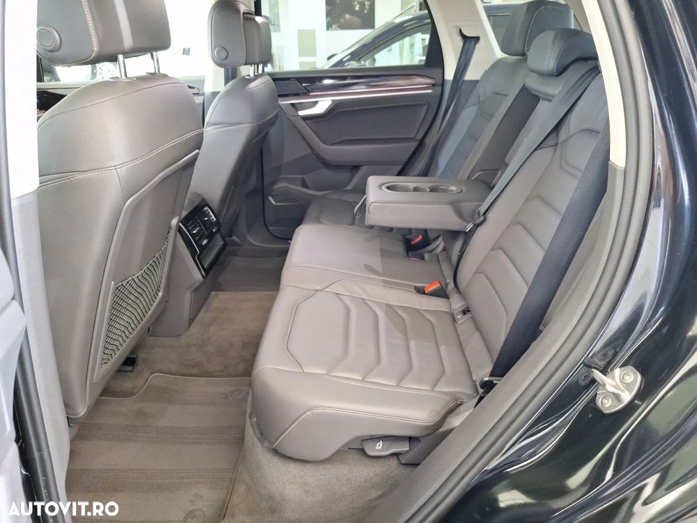 Volkswagen Touareg V6 TDI 4MOTION Elegance - 15