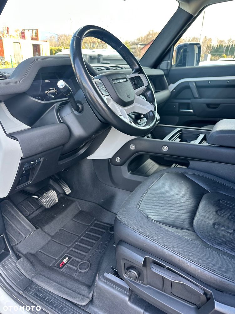 Land Rover Defender 110 D240 S - 17