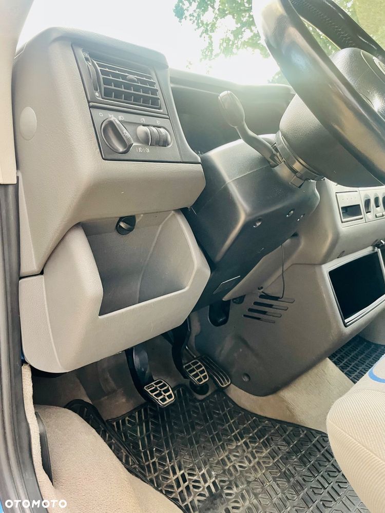 Volkswagen Multivan - 10
