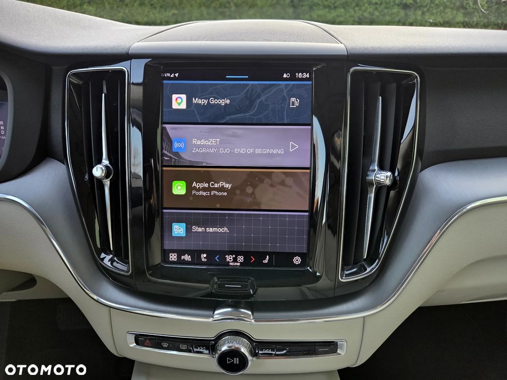 Volvo XC 60 B4 B Geartronic Momentum Pro - 32