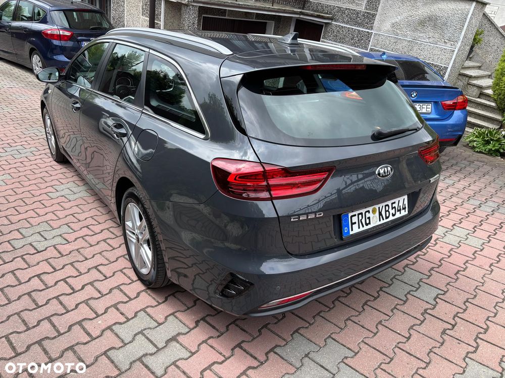 Kia Ceed 1.6 CRDi (48V Mild-Hybrid) DCT7 Platinum - 12