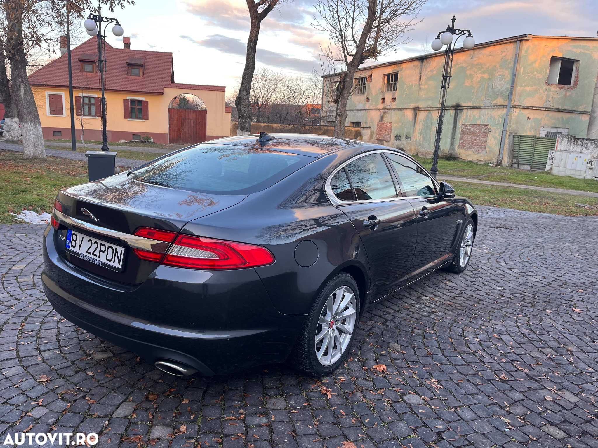 Jaguar XF 2.2D Premium Luxury - 5