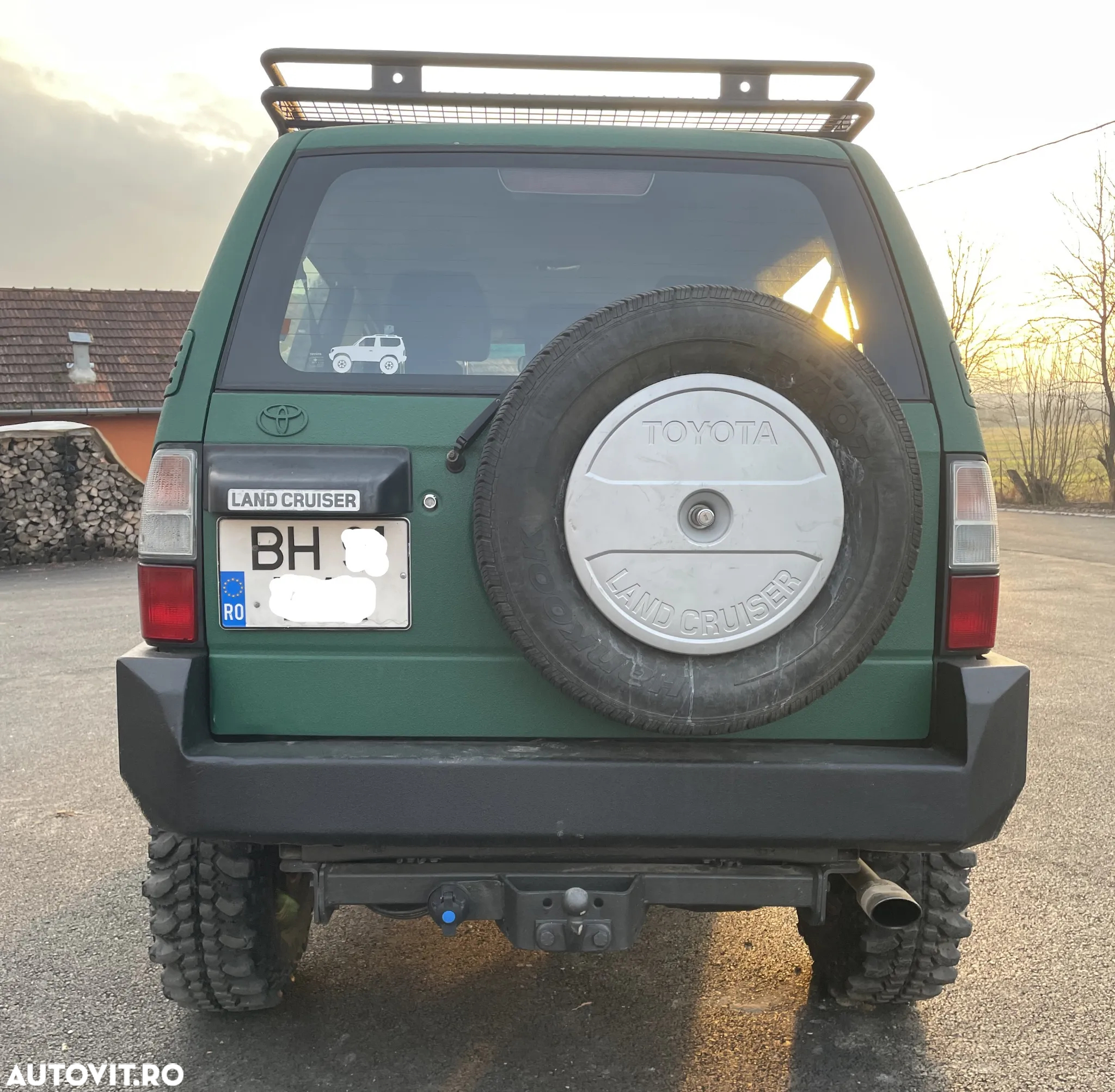 Toyota Land Cruiser - 4