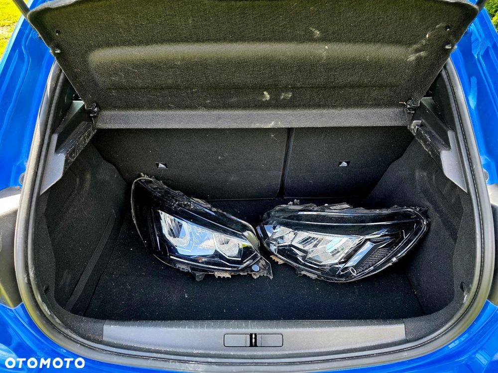 Peugeot 208 PureTech 130 EAT8 Allure - 12