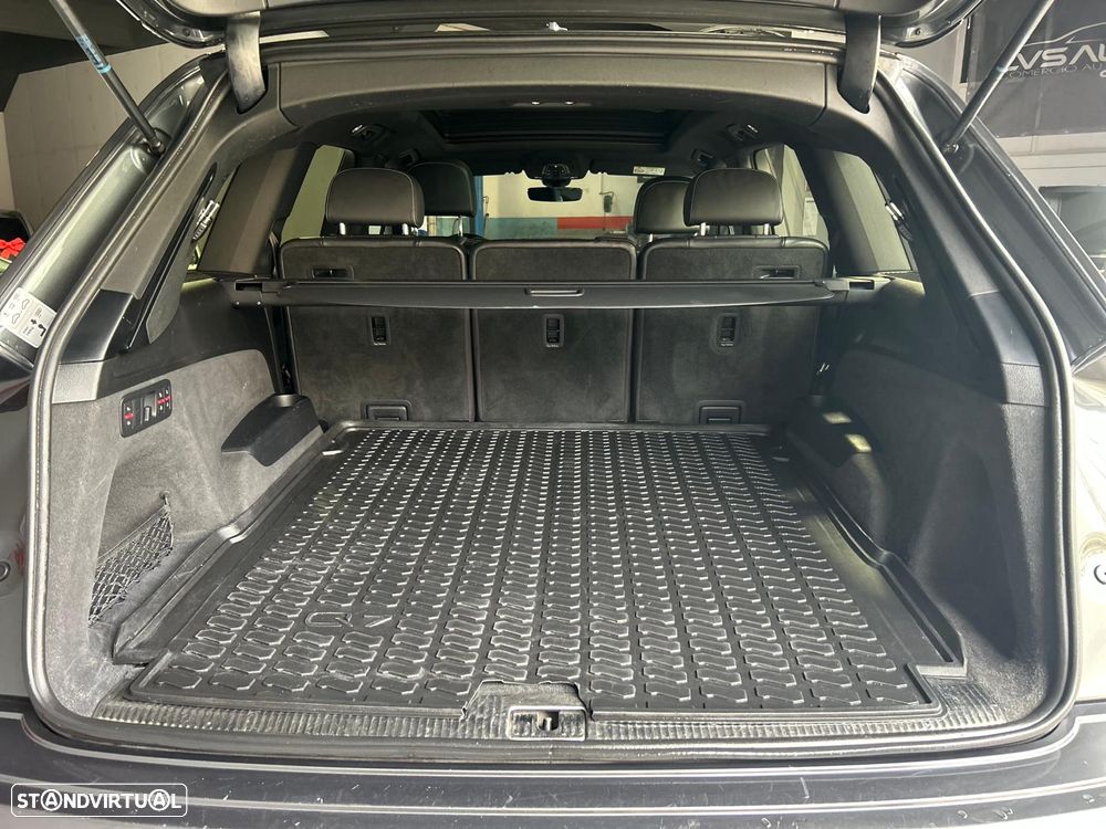 Audi Q7 3.0 TDI quattro S-line Tiptronic 7L - 33