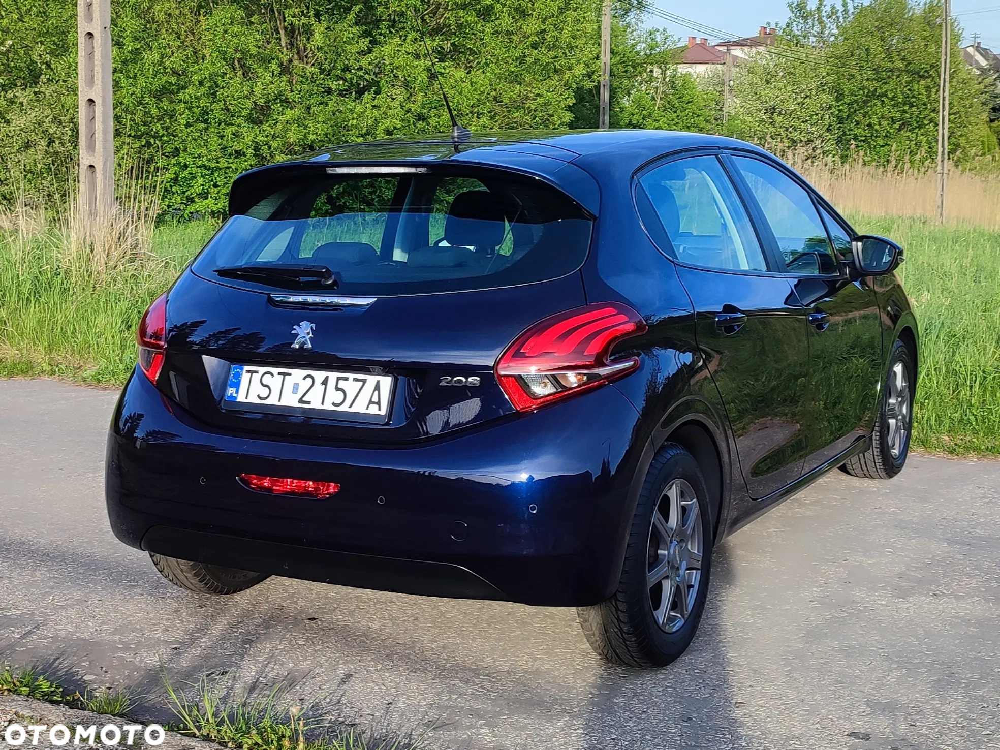 Peugeot 208 - 12