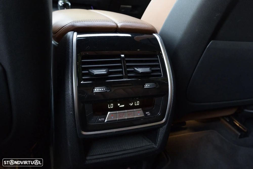 BMW X7 40 d xDrive Pack M - 54