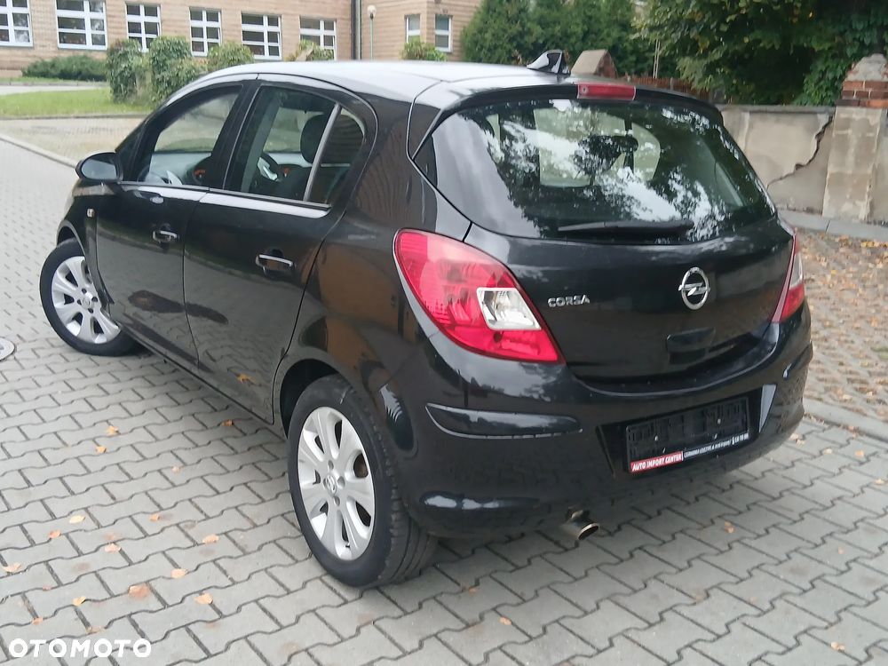 Opel Corsa 1.4 16V Satellite - 39