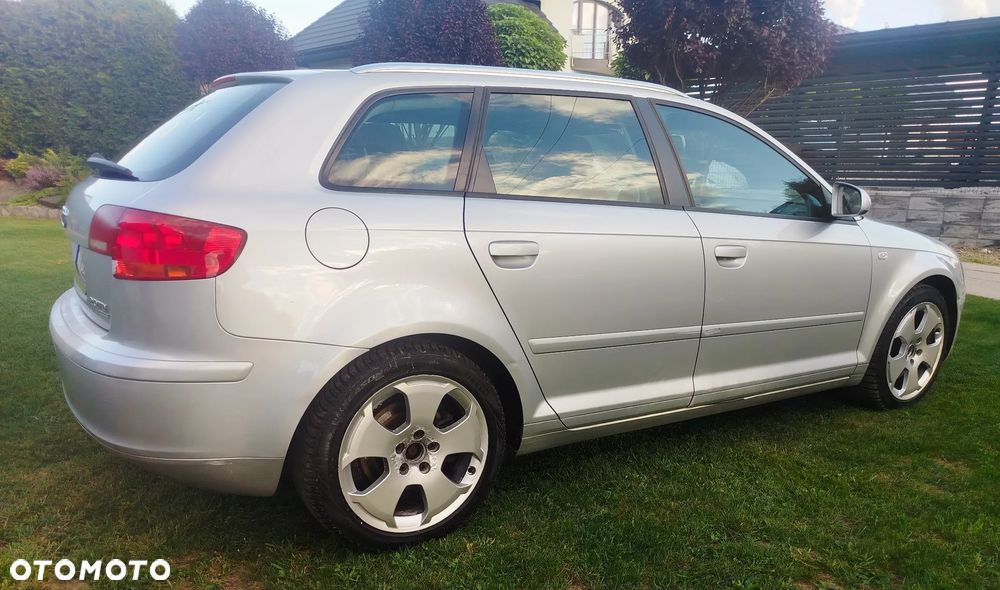 Audi A3 Sportback 2.0 TDI DPF quattro Ambition - 15