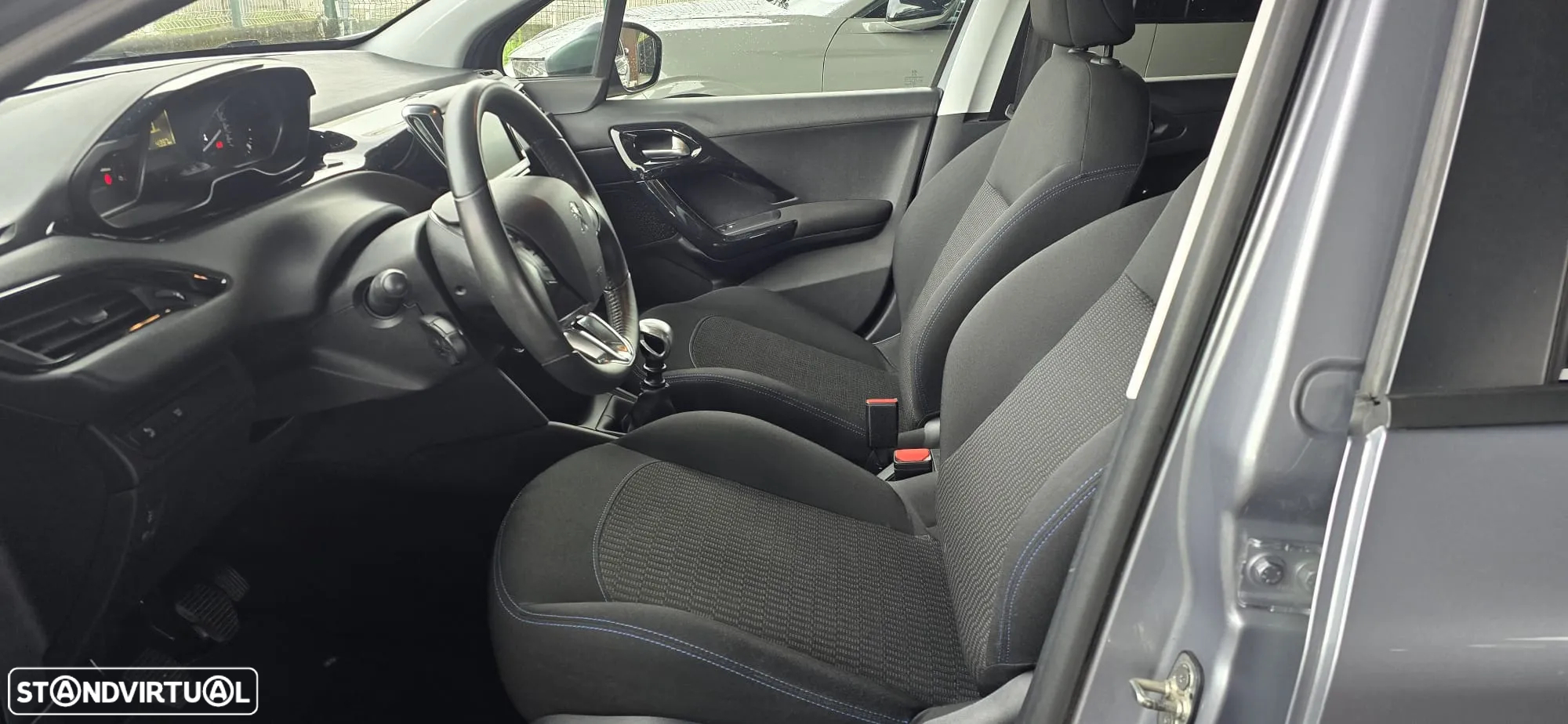 Peugeot 208 1.5 BlueHDi Signature - 12