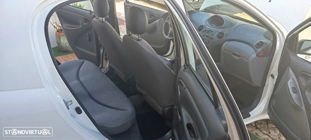 Toyota Yaris 1.0 Terra - 14